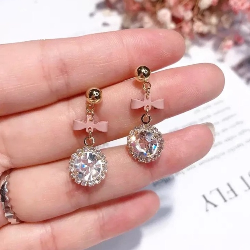 🎉HP🎉🆕 KALEY Crystal Bow Drop Earrings